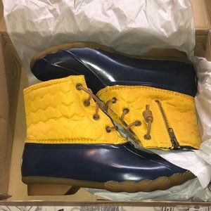 BRAND NEW SPERRY duck boots NEVER WORN size 10
